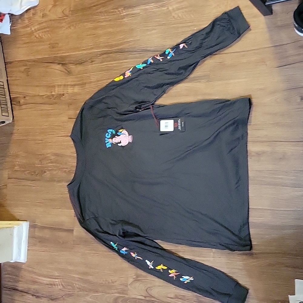 NWOT Men's "RVCA Parrot Ice" L/S Tee w/front/back/arms graphics. Various Sizes